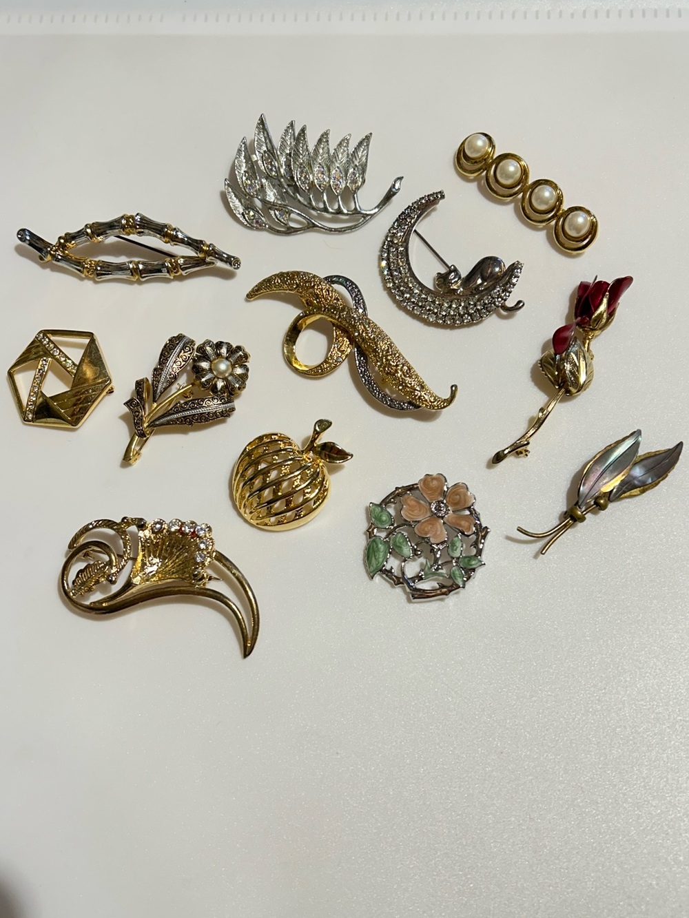 12 Vintage Brooches